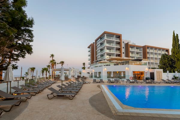 Leonardo Crystal Cove Hotel and Spa by the sea-1