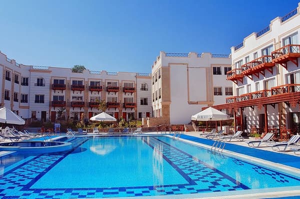 Falcon Naama Star-1