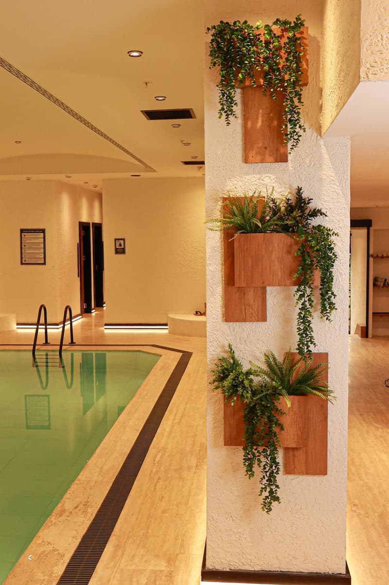 Nova Plaza Crystal Hotel