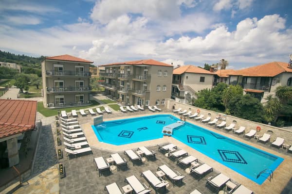 Royal Hotel And Suites-1
