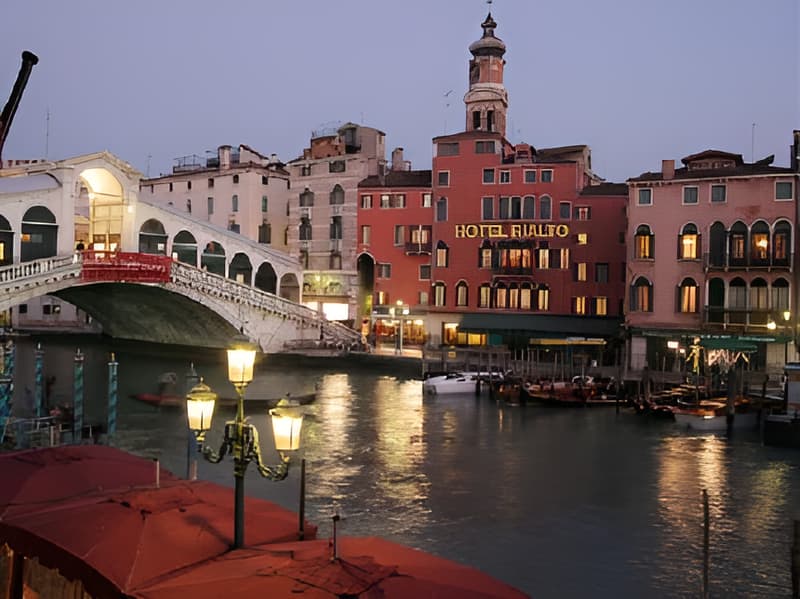 Rialto Hotel