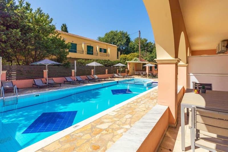 Bella De Lux Apts