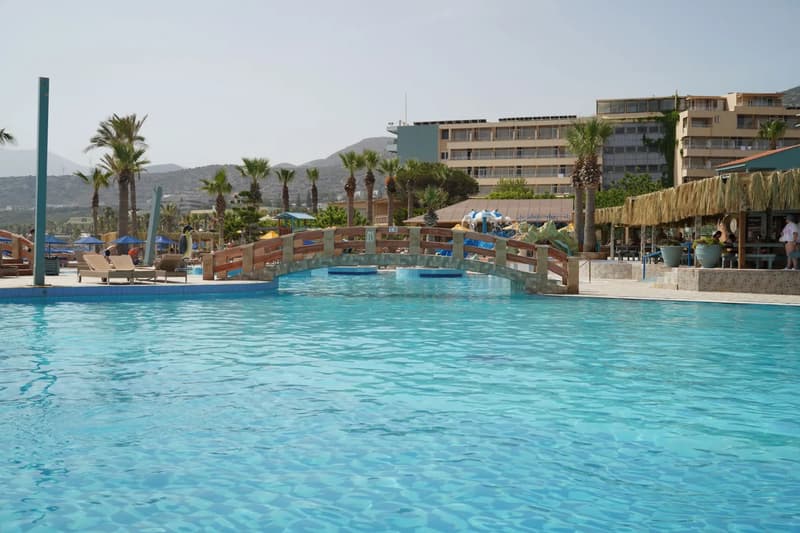 Eri Beach & Village