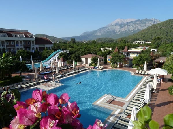 Viking Garden Hotel & Spa-1
