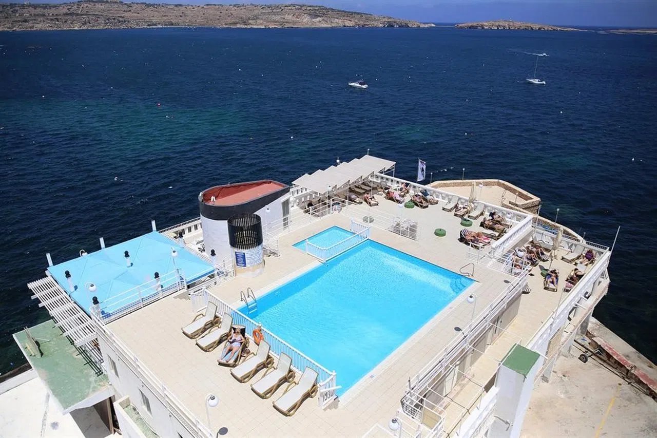 Gillieru Harbour Hotel