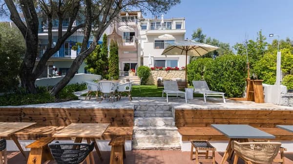 Agnadi Suites-1