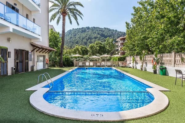 Fergus Style Soller Beach-1
