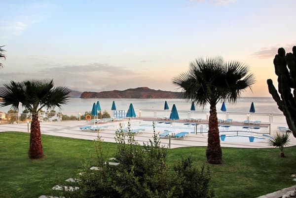 Renieris Hotel-1