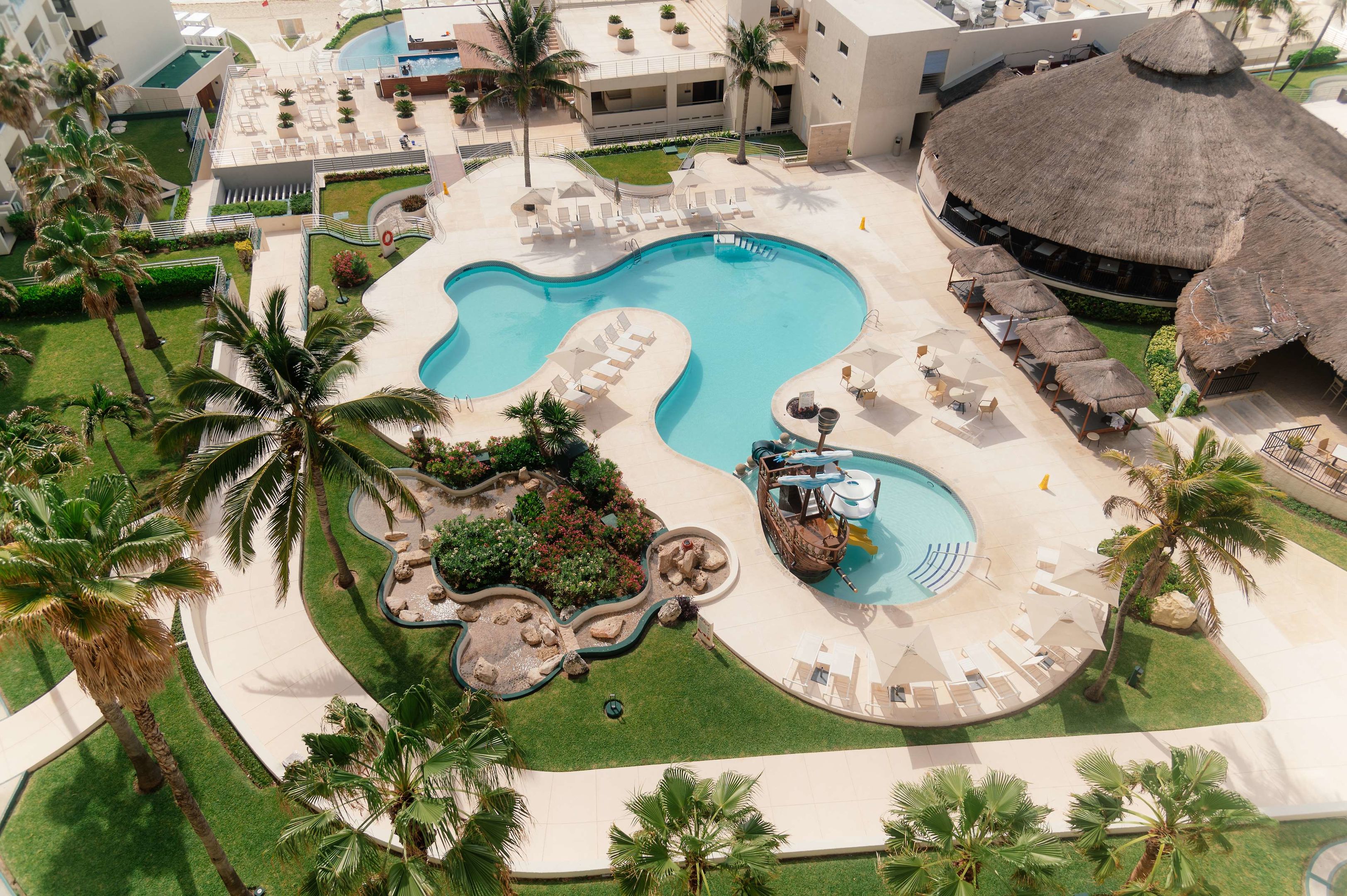 impressie Emporio Cancun