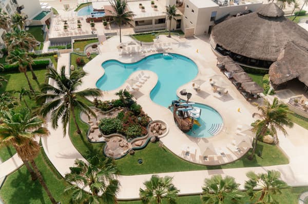 Emporio Cancun-1