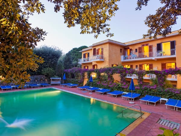 Hotel Cleopatra-1