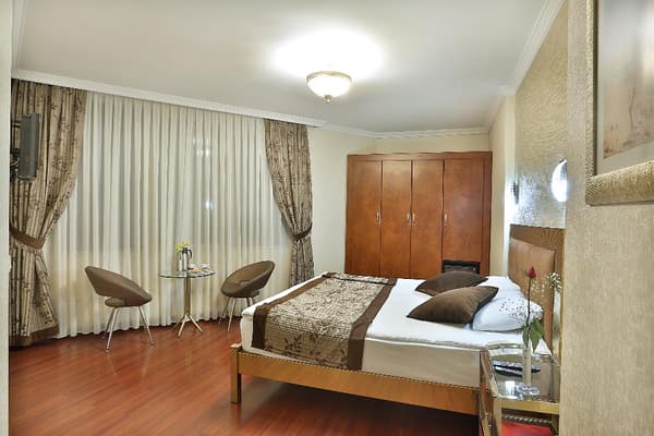 Grand Madrid Hotel-1