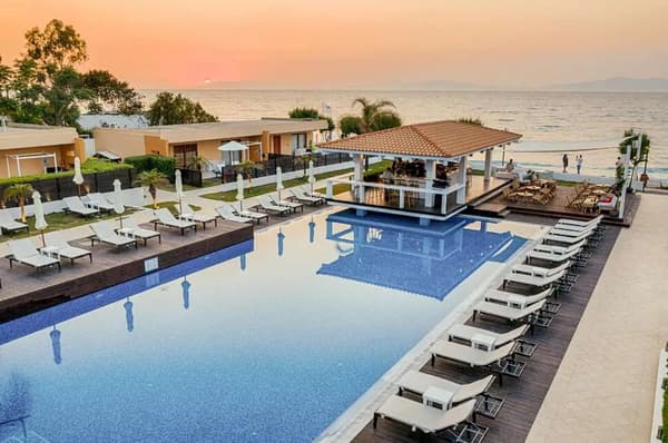 Villa Di Mare Luxury Suites-1