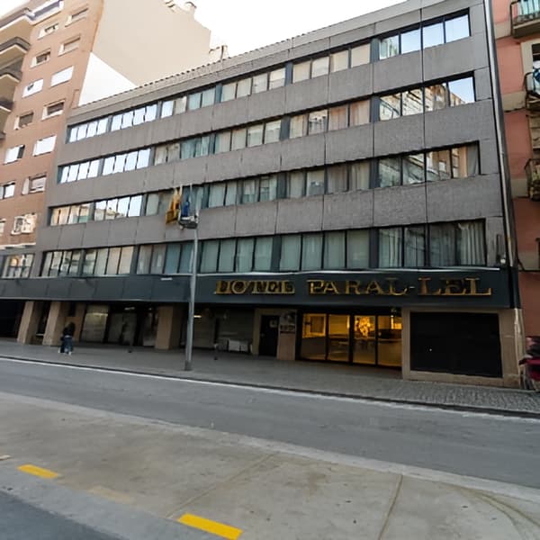 Paral·lel Hotel-1