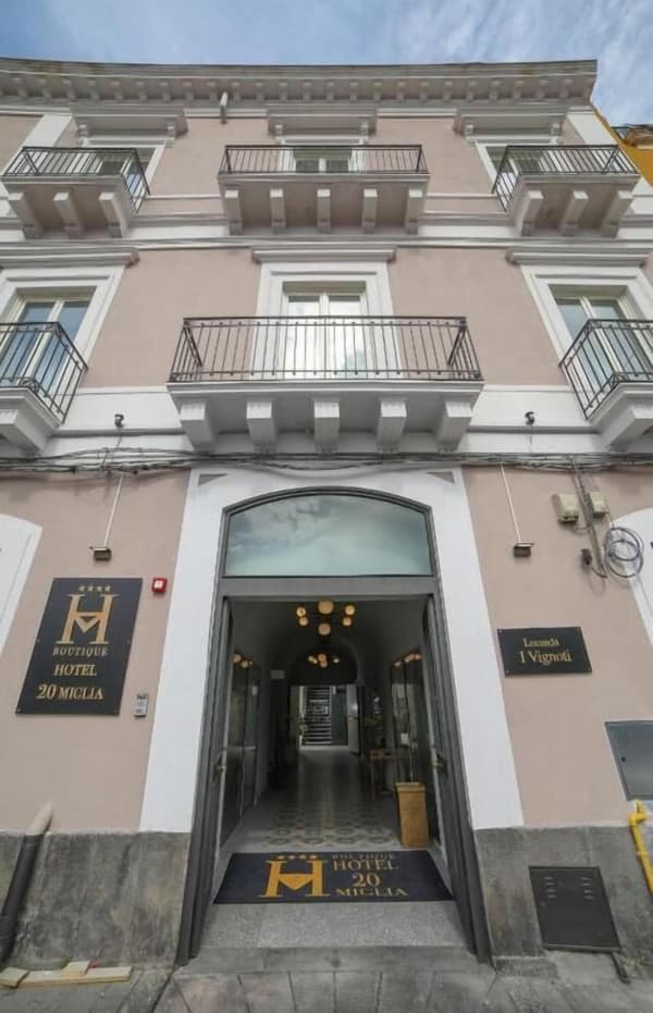 20 Miglia Boutique Hotel-1