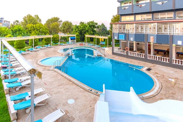 Green Gold Hotel-1