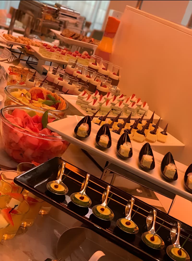 Al Khoory Atrium Hotel