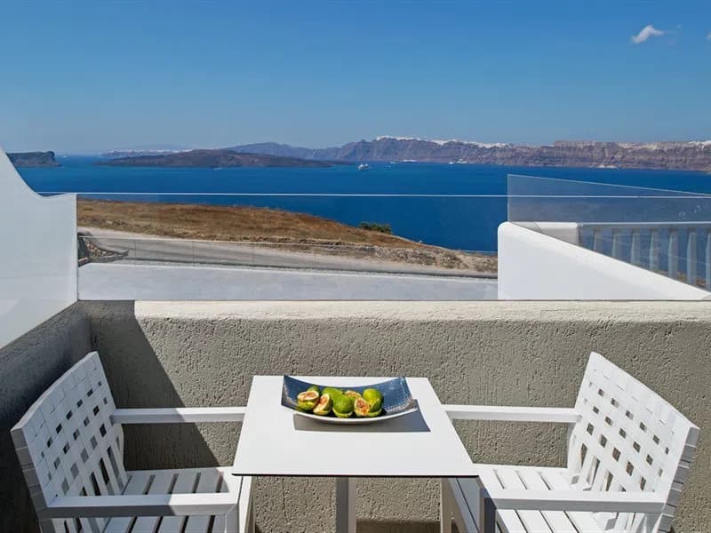 Acroterra Rosa Luxury Suites