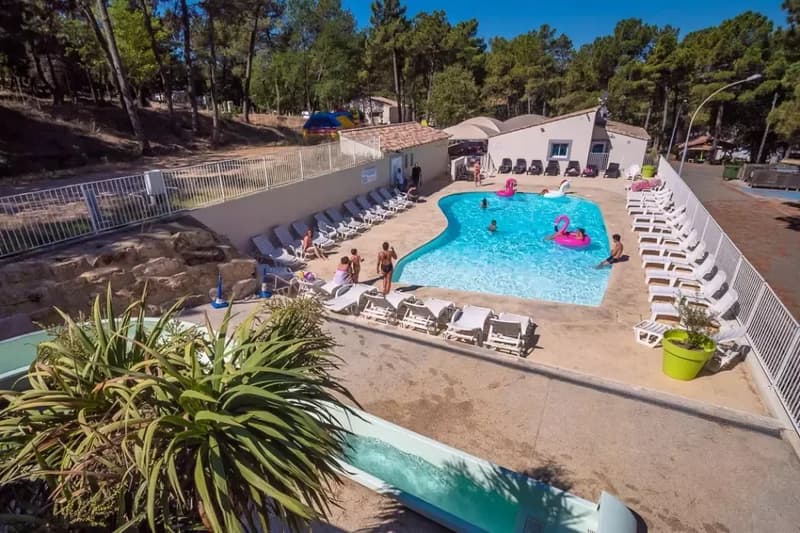 Camping La Pinède en Provence