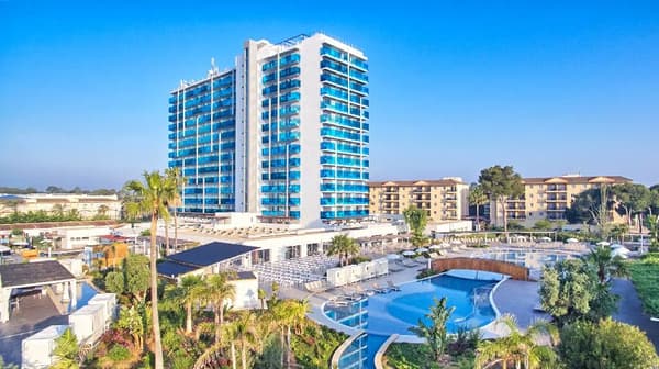 BG Tonga Tower Design Hotel & Suites-1