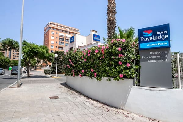 Travelodge Alicante Puerto-1