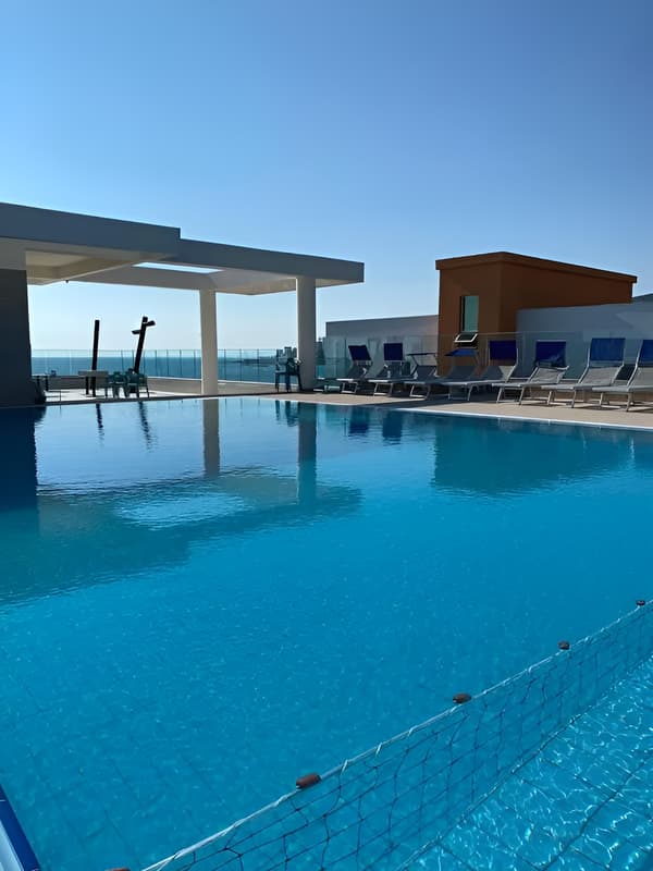 Hotel Triumf-1