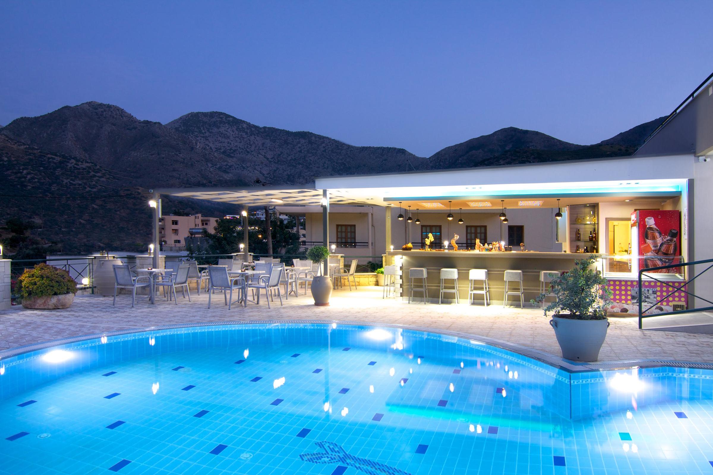 Amalia Apartments and Studios