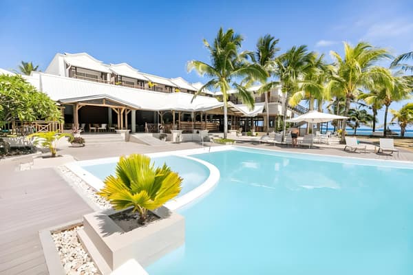 Le Peninsula Bay Beach Resort & Spa-1