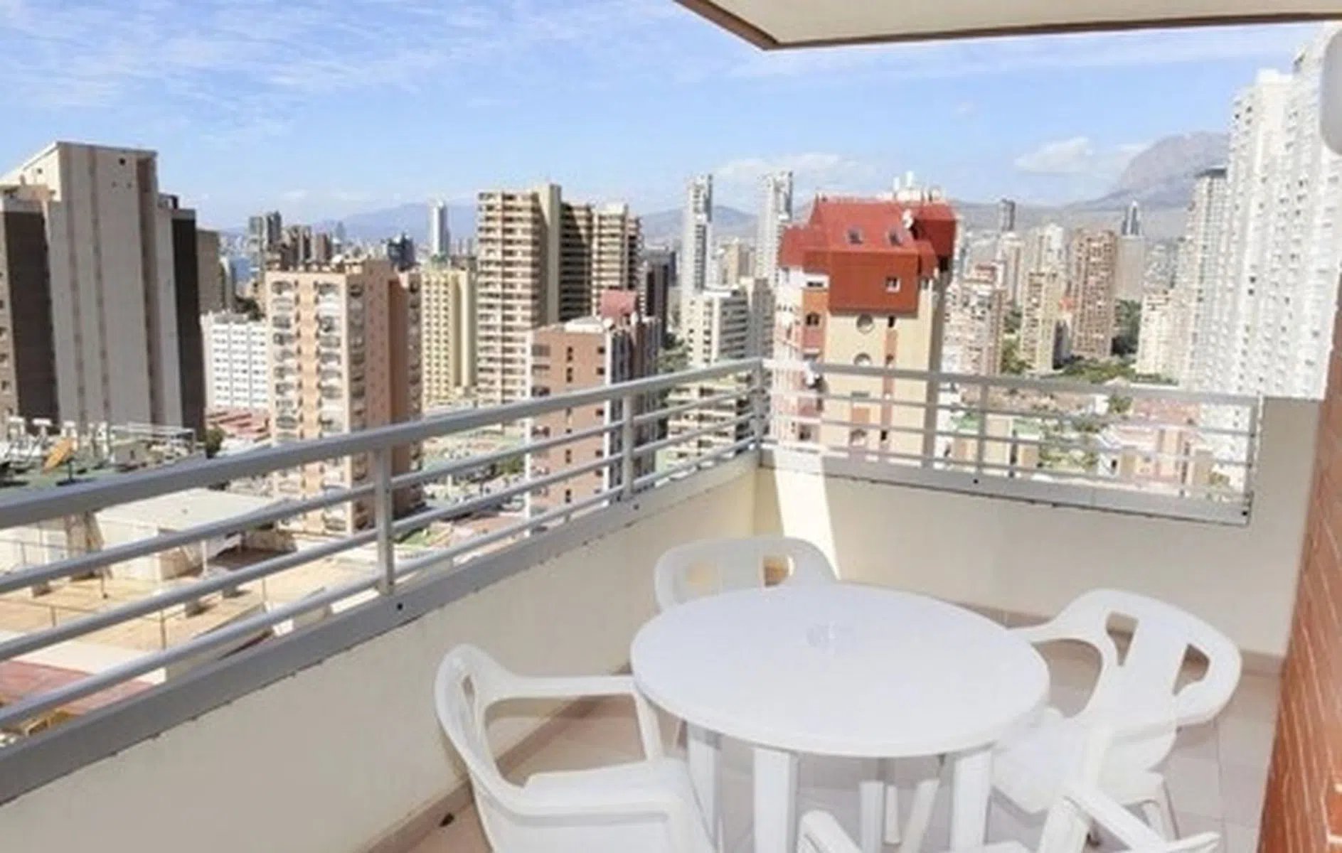 Levante Lux