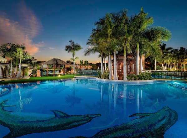 Green Garden Resort & Suites-1