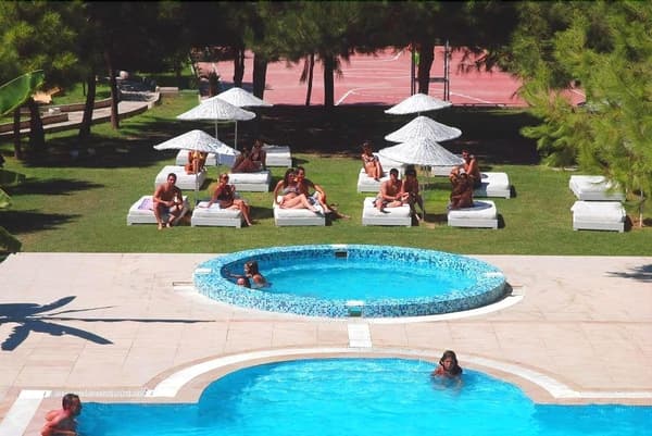 FLORA SUITES HOTEL-1