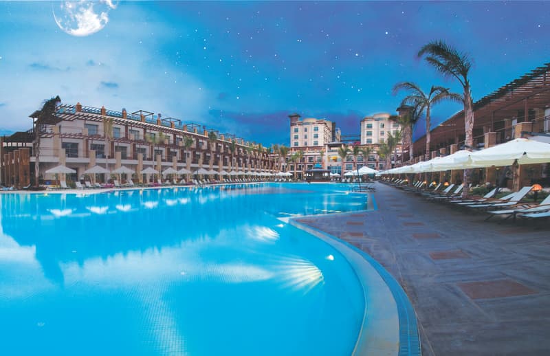 Cratos Premium Hotel & Casino