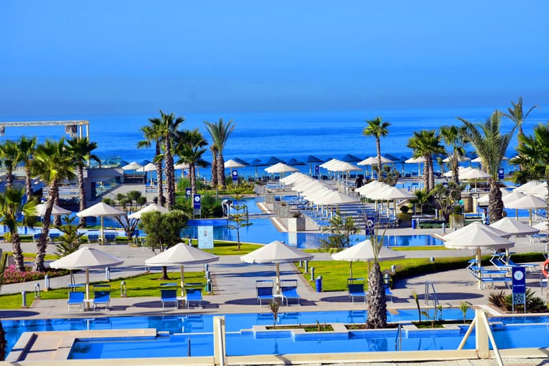Pickalbatros White Beach Resort
