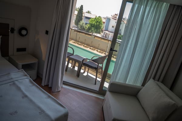 Avia Resort & Spa-1