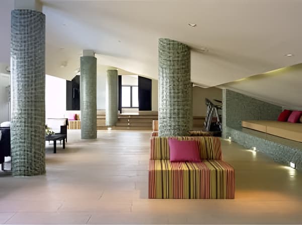 Hotel 525-1