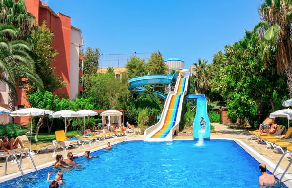 Club Aqua Plaza-1