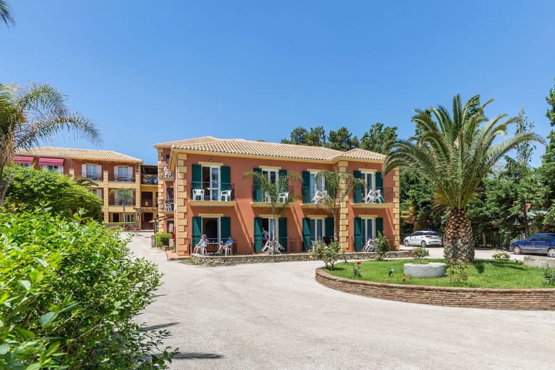Makis Hotel