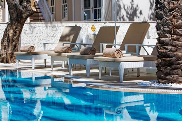 Elegance East Hotel-1
