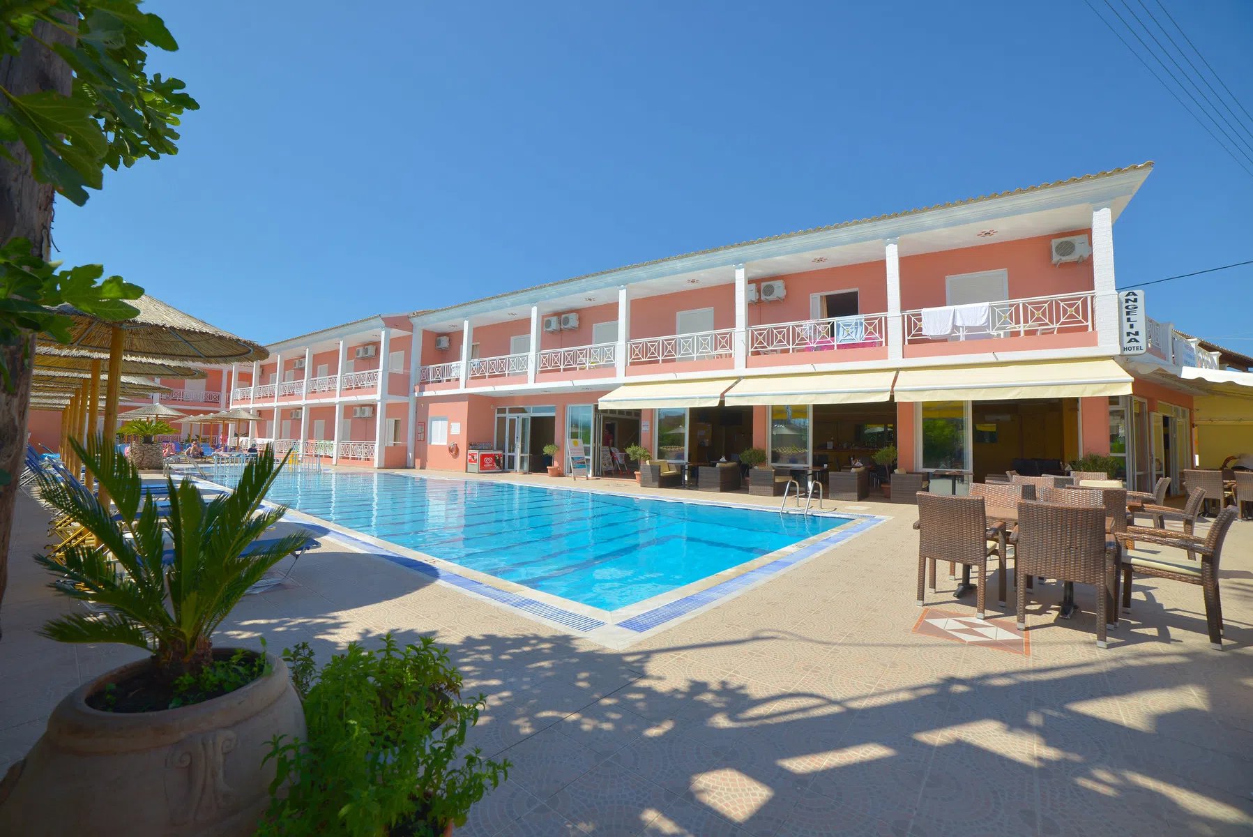 Angelina Hotel & Appartementen
