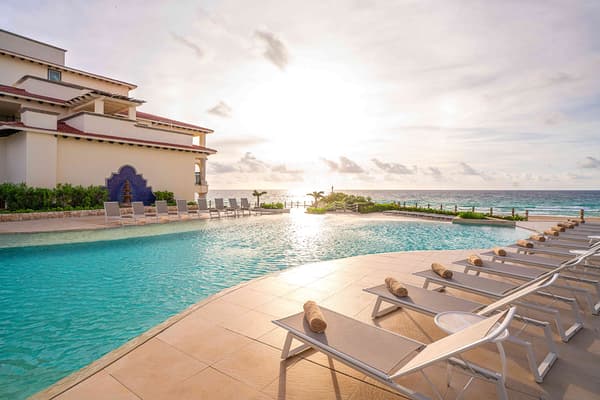 Grand Park Royal Cancun-1