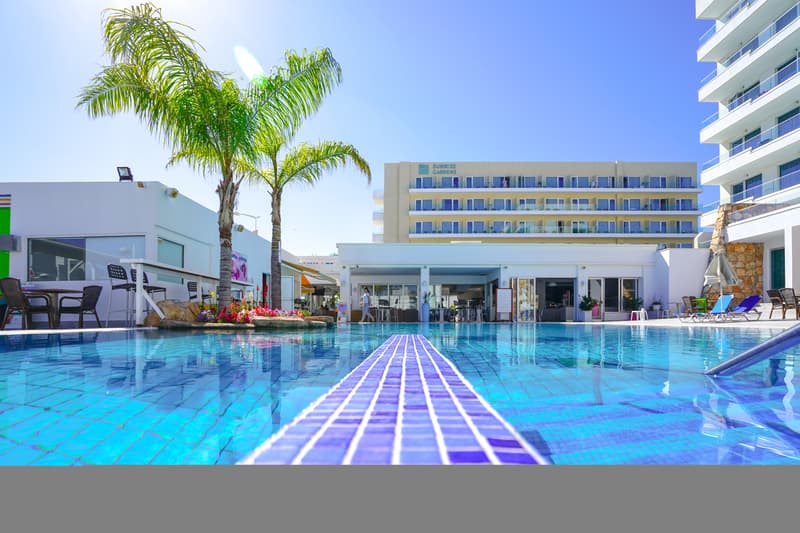 Melini Hotel  Suites