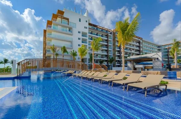 SPLASHWORLD Royalton Splash Riviera Cancun-1