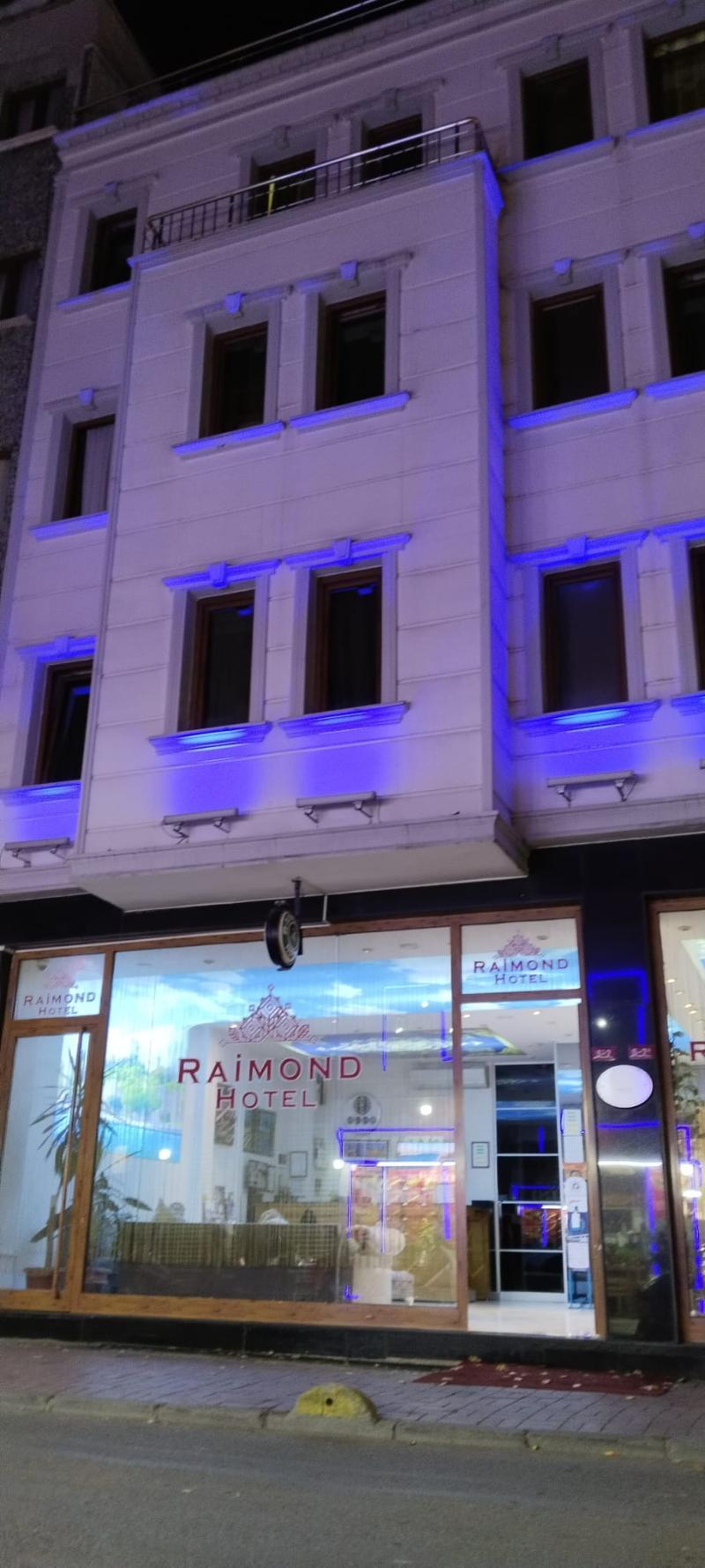 Raimond hotel