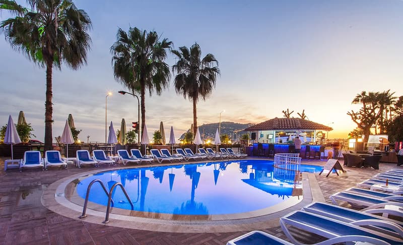Parador Beach Hotel