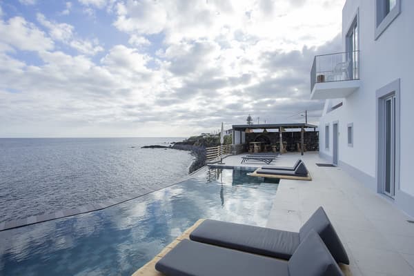 White Exclusive Suites & Villas-1