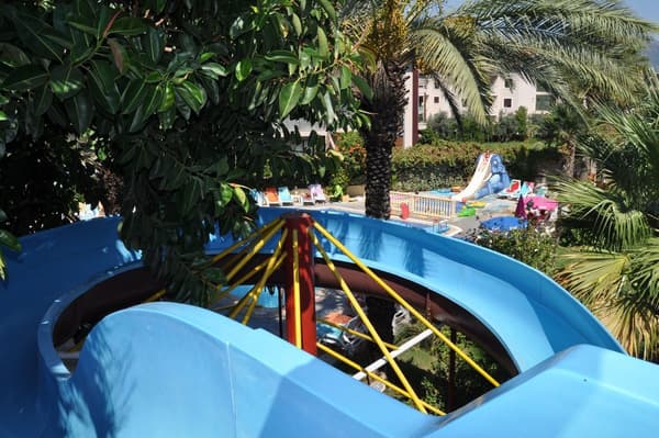 Hibiscus Garden Apart-1