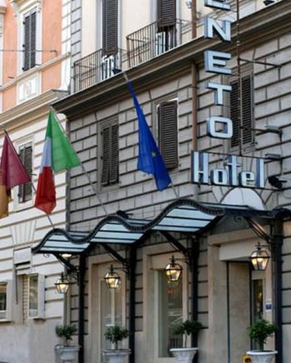 Room Select Via Veneto-1