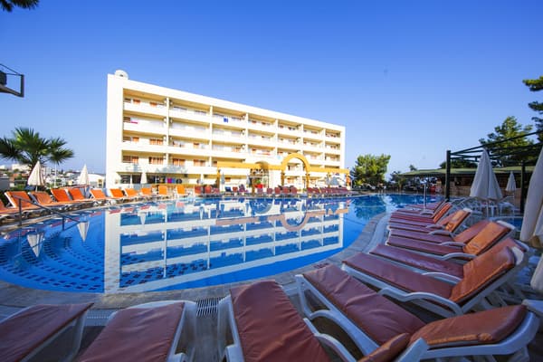 Appartementen Tuntas Family Suites Kusadasi-1