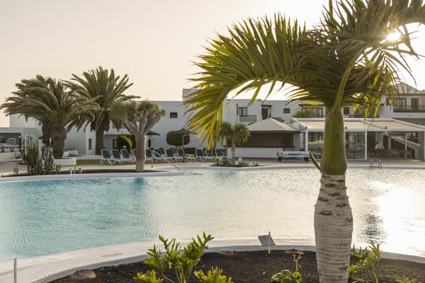 Hotel ILUNION Costa Sal Lanzarote-1