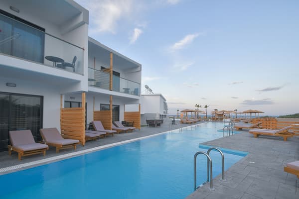 Evita Bay-1